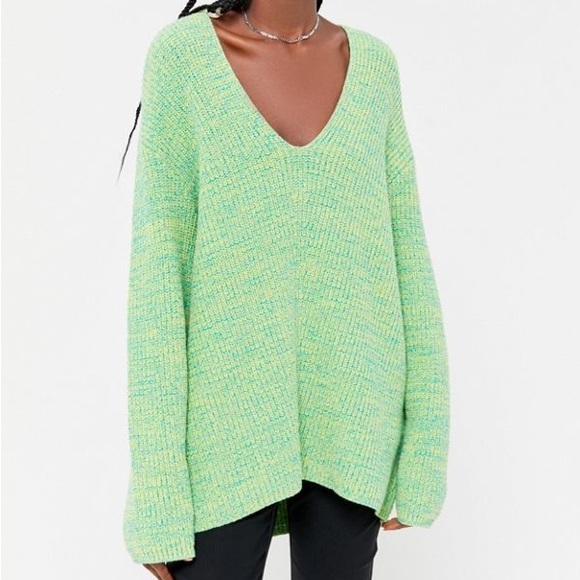 Oversized V-Neck Urban Outfitters Sweater - Picture 1 of 4